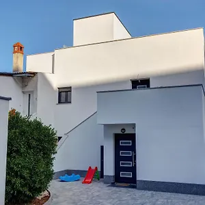  Apartament Miema With Jacuzzi